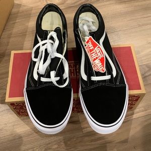 NEW! Old Skool Vans black men’s size 12
